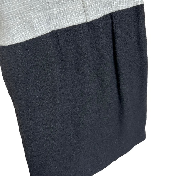 CHANEL TWO TONE BOW HANDBAG CHARM KNEE LENGTH DRESS - Picture 5 of 9